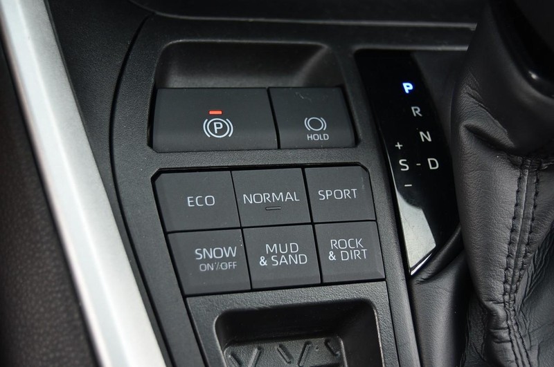 Toyota RAV4 Vehicle Image 15