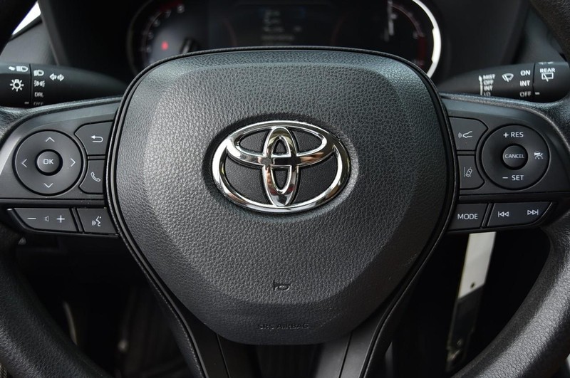 Toyota RAV4 Vehicle Image 16