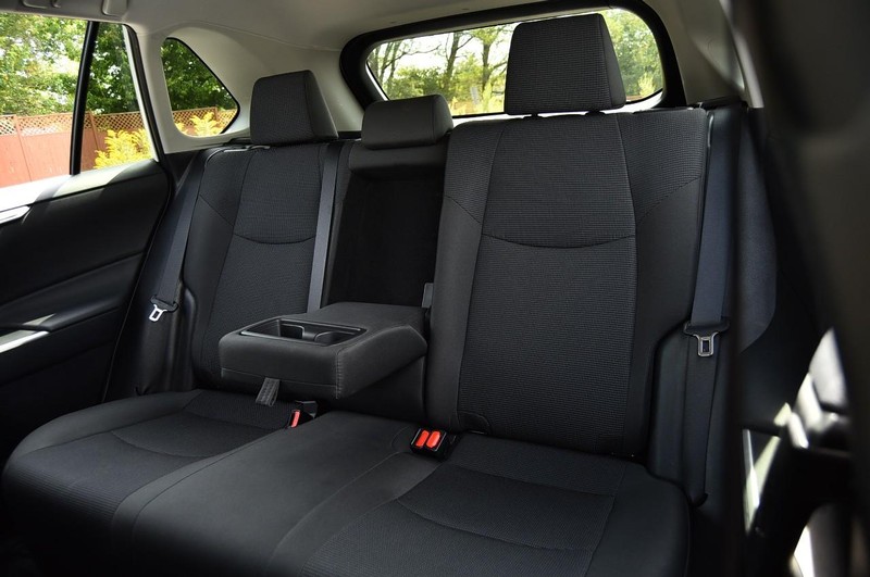 Toyota RAV4 Vehicle Image 19