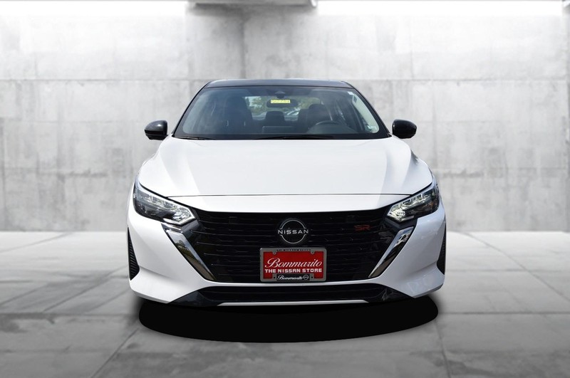 Nissan Sentra Vehicle Image 04