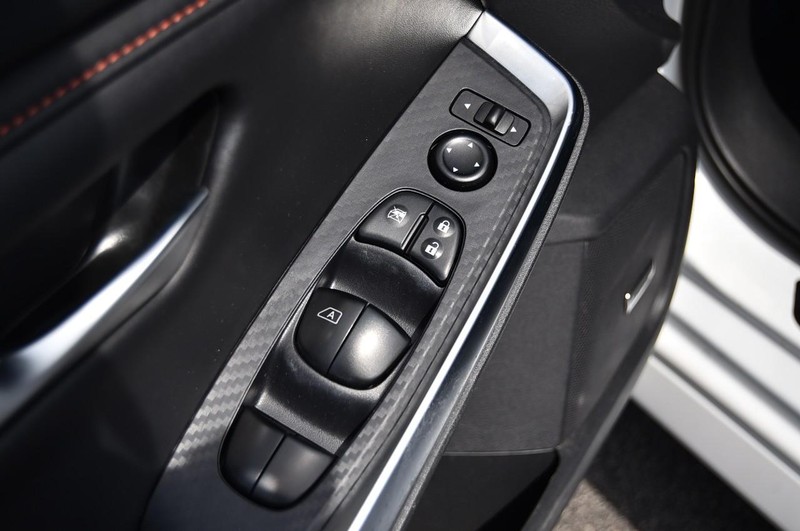 Nissan Sentra Vehicle Image 09