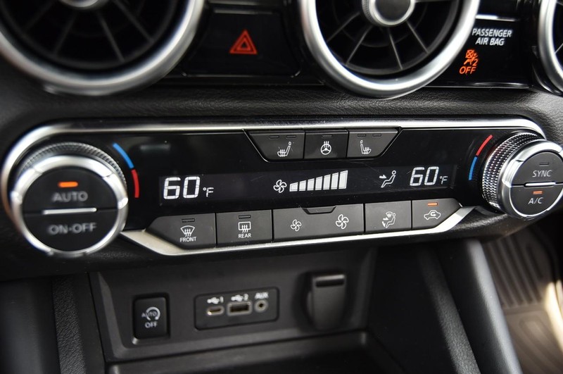 Nissan Sentra Vehicle Image 18