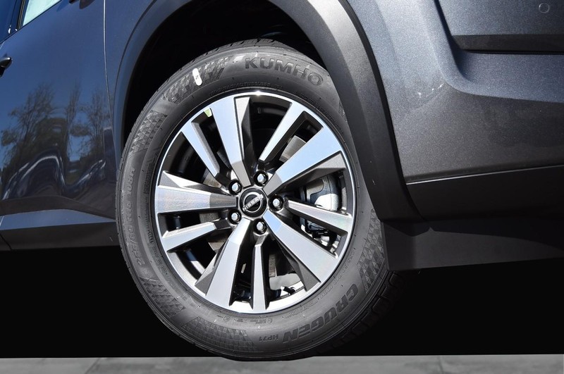 Nissan Pathfinder Vehicle Image 03