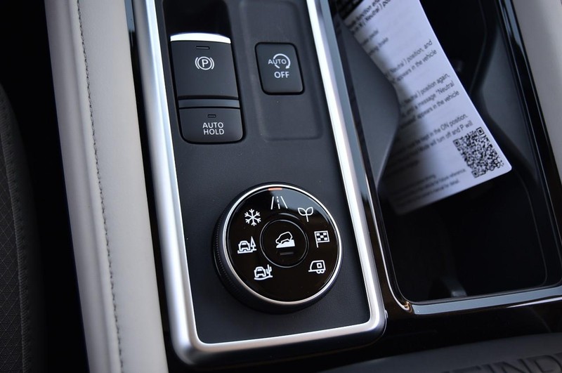 Nissan Pathfinder Vehicle Image 20