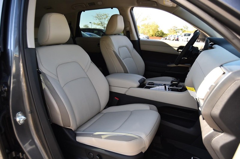 Nissan Pathfinder Vehicle Image 23