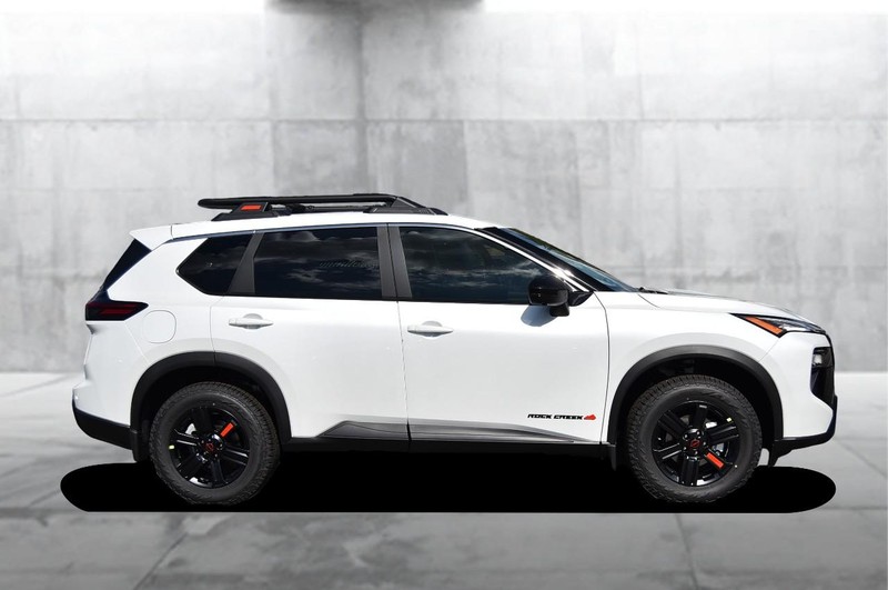 Nissan Rogue Vehicle Image 05