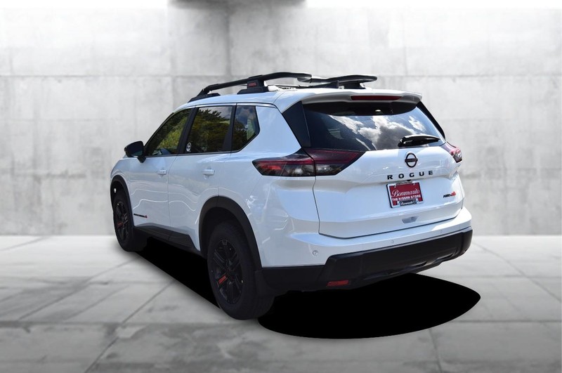 Nissan Rogue Vehicle Image 07