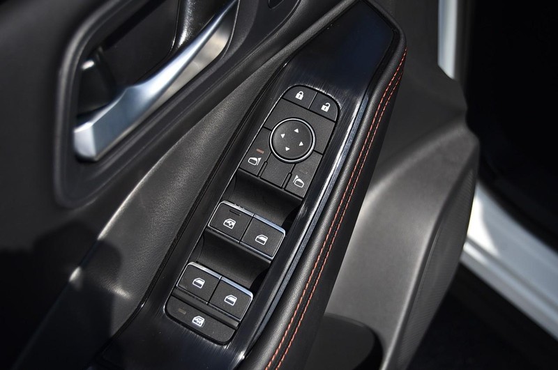 Nissan Rogue Vehicle Image 09