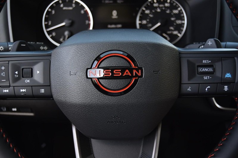 Nissan Rogue Vehicle Image 21