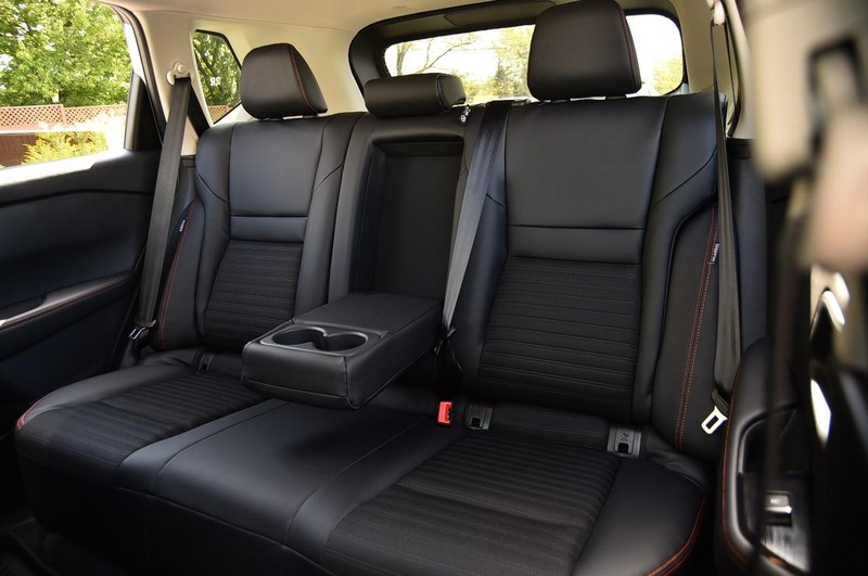 Nissan Rogue Vehicle Image 24