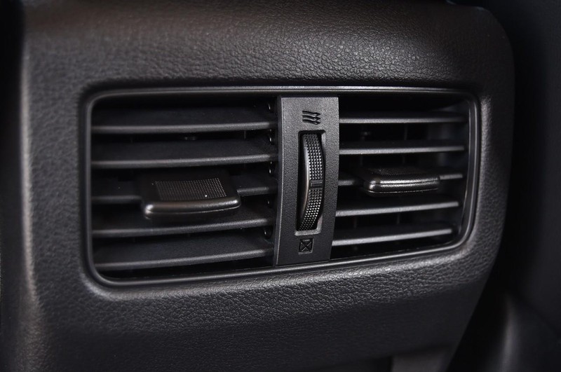 Nissan Rogue Vehicle Image 25