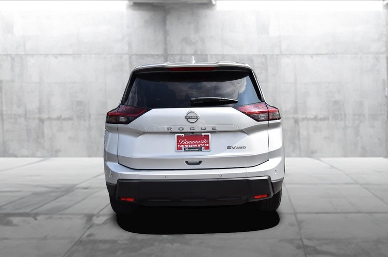 Nissan Rogue Vehicle Image 06