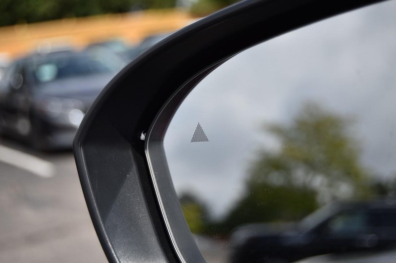 Nissan Rogue Vehicle Image 10