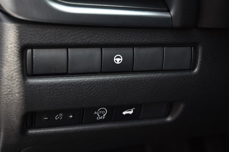 Nissan Rogue Vehicle Image 11