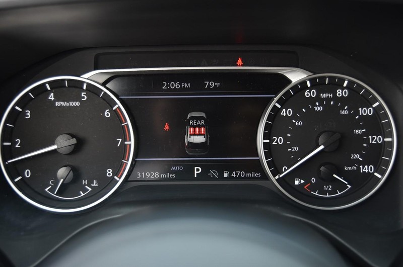 Nissan Rogue Vehicle Image 12