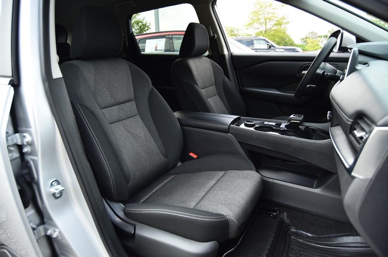 Nissan Rogue Vehicle Image 20