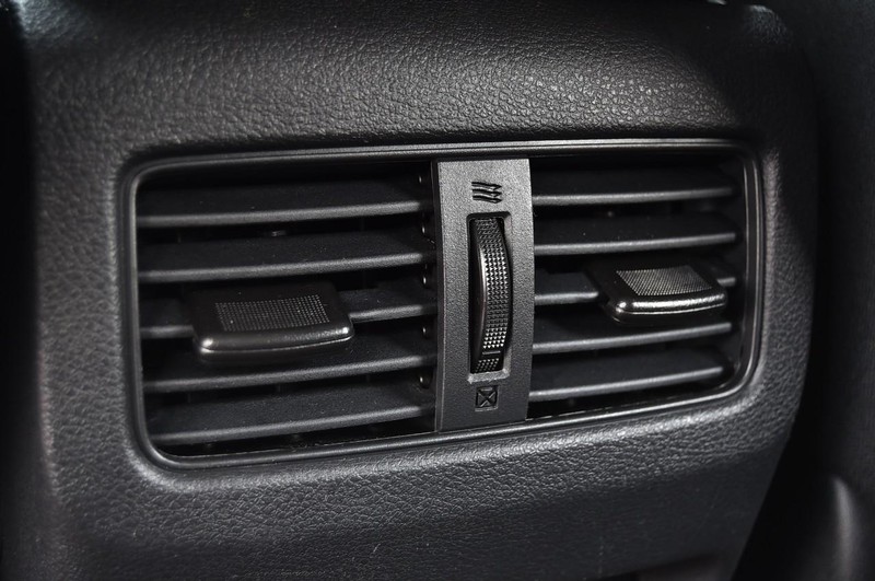 Nissan Rogue Vehicle Image 22