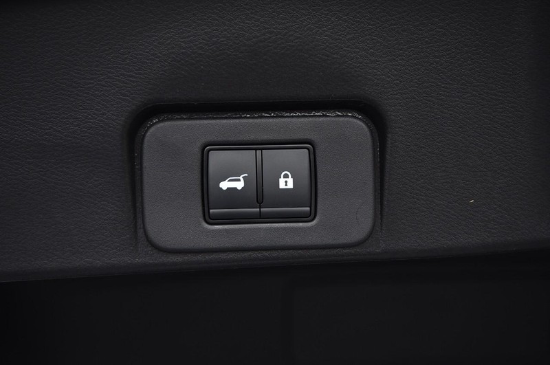 Nissan Rogue Vehicle Image 25