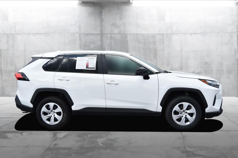 Toyota RAV4 Vehicle Image 05
