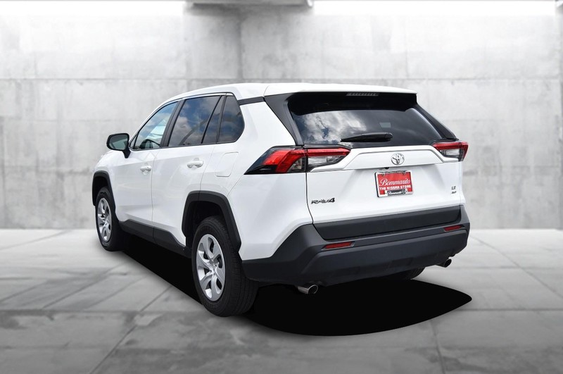 Toyota RAV4 Vehicle Image 07