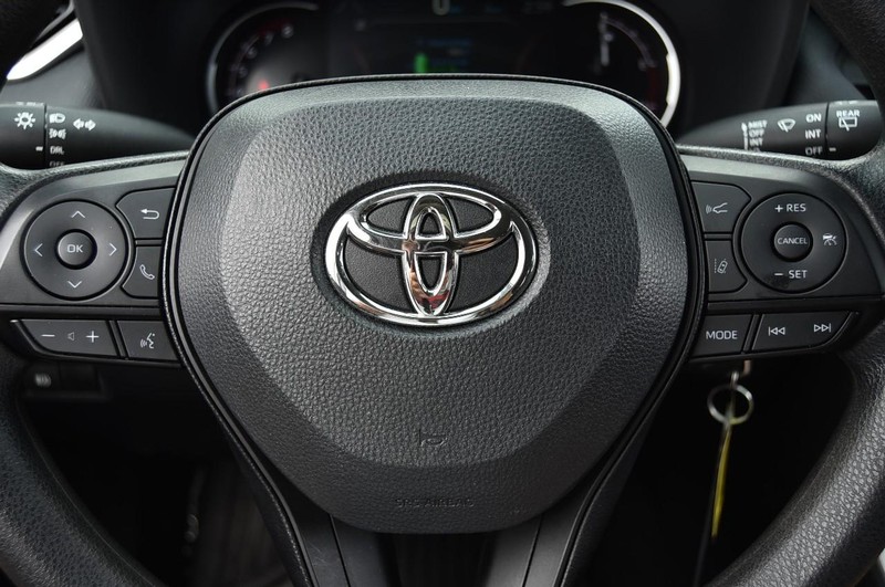 Toyota RAV4 Vehicle Image 16