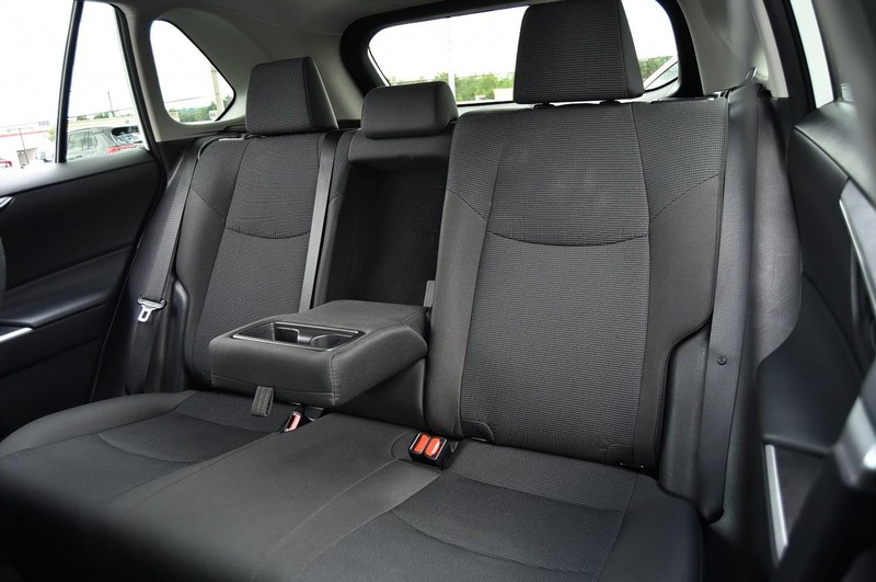 Toyota RAV4 Vehicle Image 19