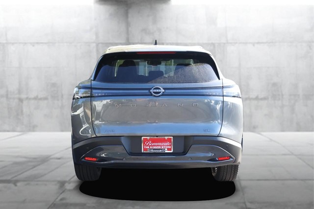 Nissan Murano Vehicle Full-screen Gallery Image 6