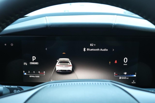 Nissan Murano Vehicle Full-screen Gallery Image 9