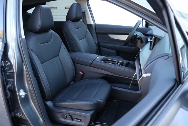 Nissan Murano Vehicle Full-screen Gallery Image 24