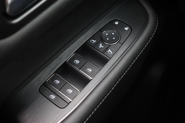 Nissan Armada Vehicle Image 22