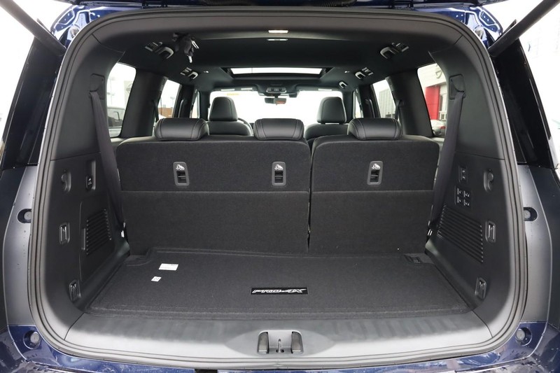 Nissan Armada Vehicle Image 09