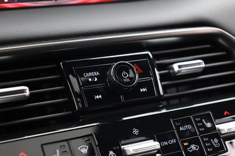 Nissan Armada Vehicle Image 18