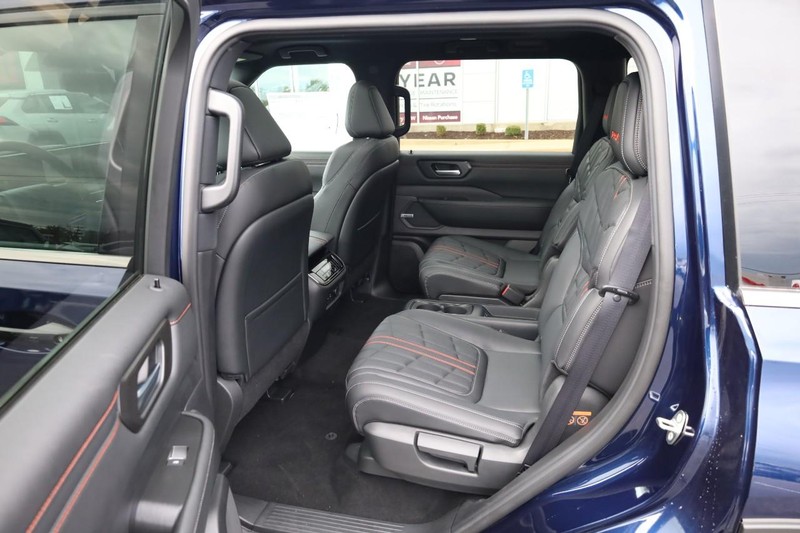 Nissan Armada Vehicle Image 25