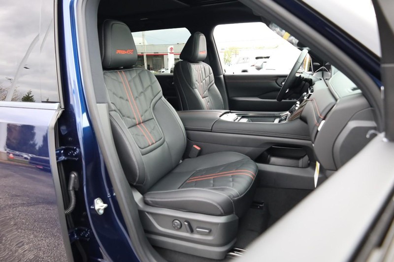 Nissan Armada Vehicle Image 30
