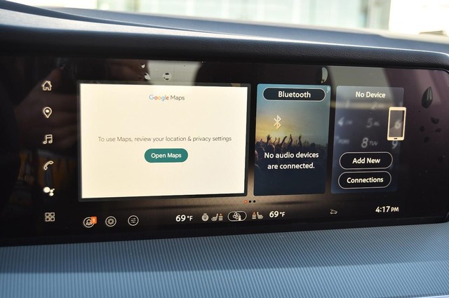 Nissan Murano Vehicle Full-screen Gallery Image 17