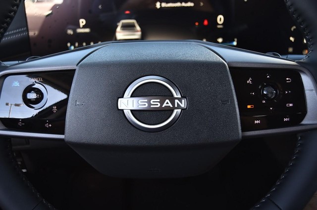 Nissan Murano Vehicle Full-screen Gallery Image 21