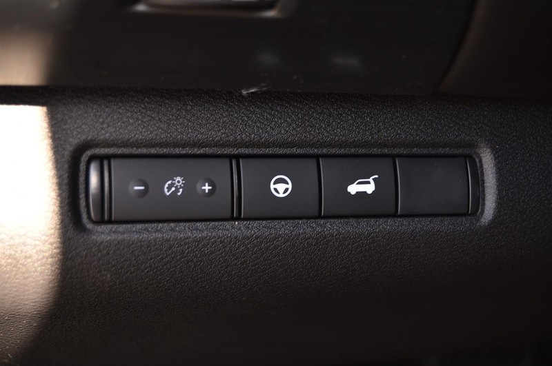 Nissan Pathfinder Vehicle Image 11