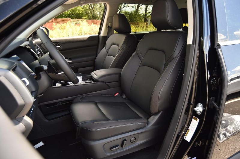 Nissan Pathfinder Vehicle Image 22