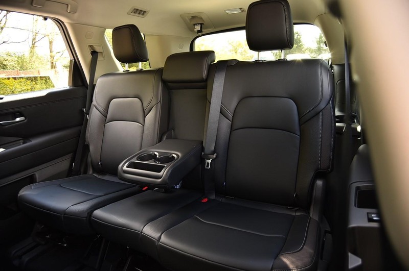 Nissan Pathfinder Vehicle Image 24