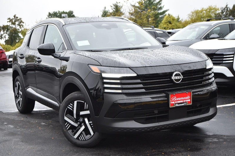 Nissan Kicks Vehicle Image 02