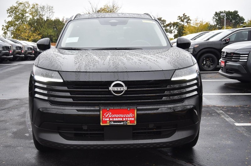 Nissan Kicks Vehicle Image 04