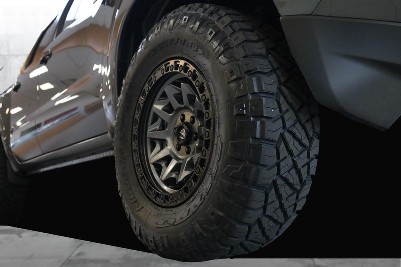 Nissan Frontier Vehicle Image 03