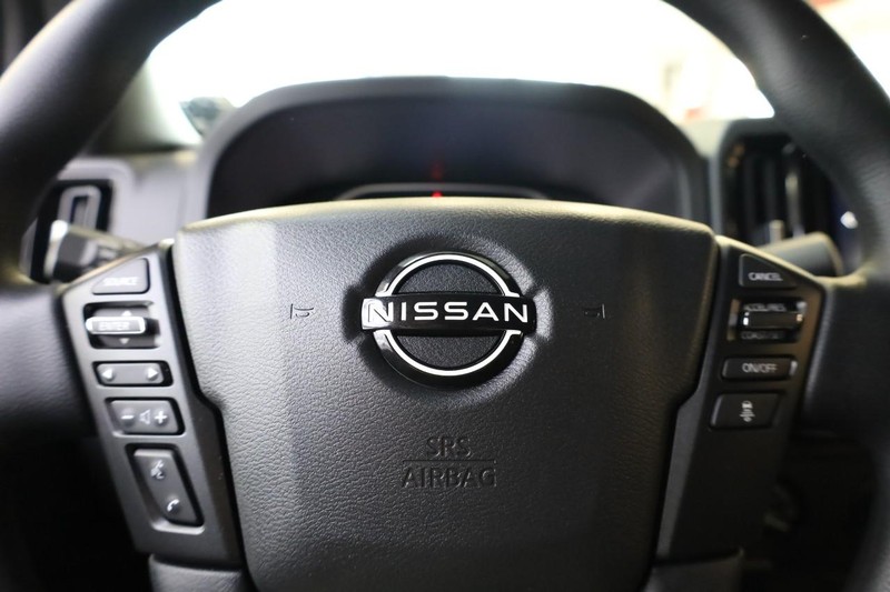 Nissan Frontier Vehicle Image 09