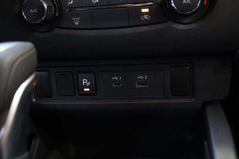 Nissan Frontier Vehicle Image 13