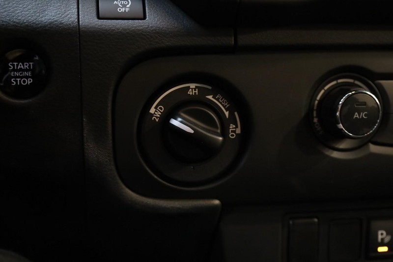 Nissan Frontier Vehicle Image 14