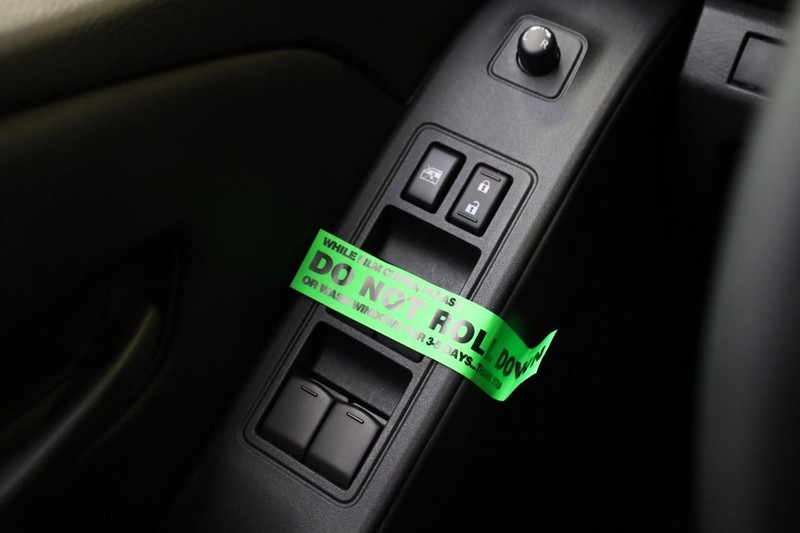 Nissan Frontier Vehicle Image 17