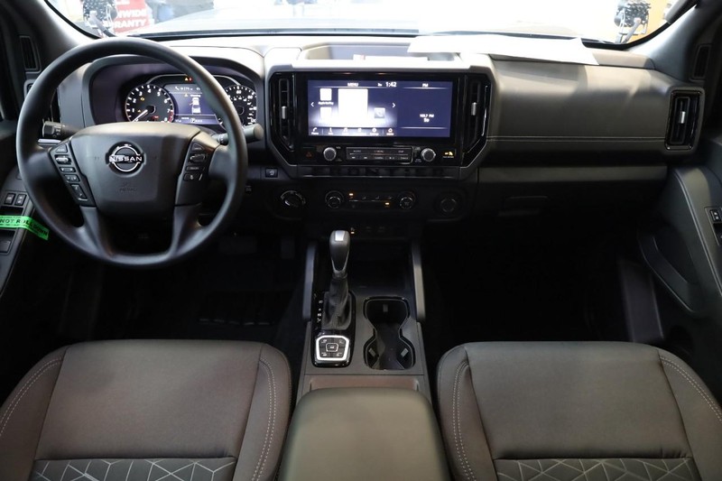 Nissan Frontier Vehicle Image 22