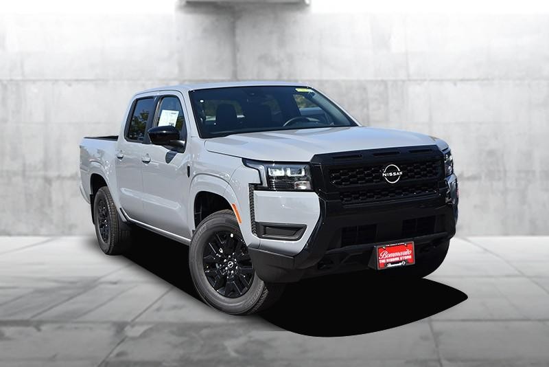Nissan Frontier Vehicle Full-screen Gallery Image 2