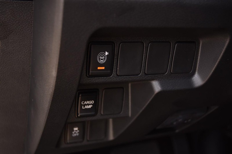 Nissan Frontier Vehicle Full-screen Gallery Image 13