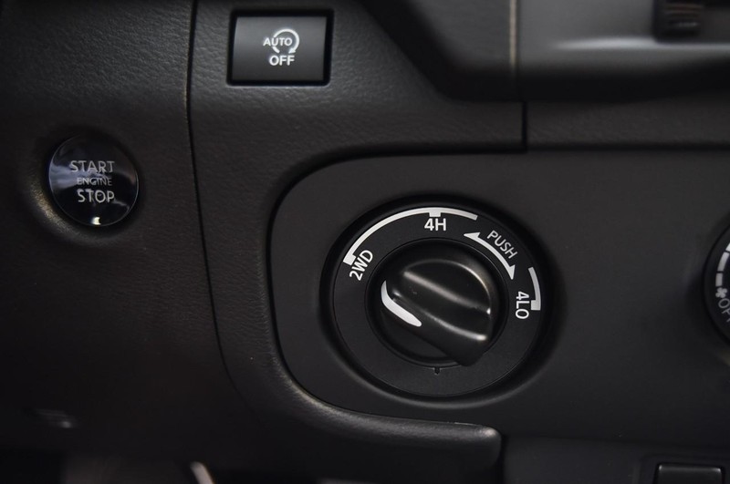 Nissan Frontier Vehicle Full-screen Gallery Image 20